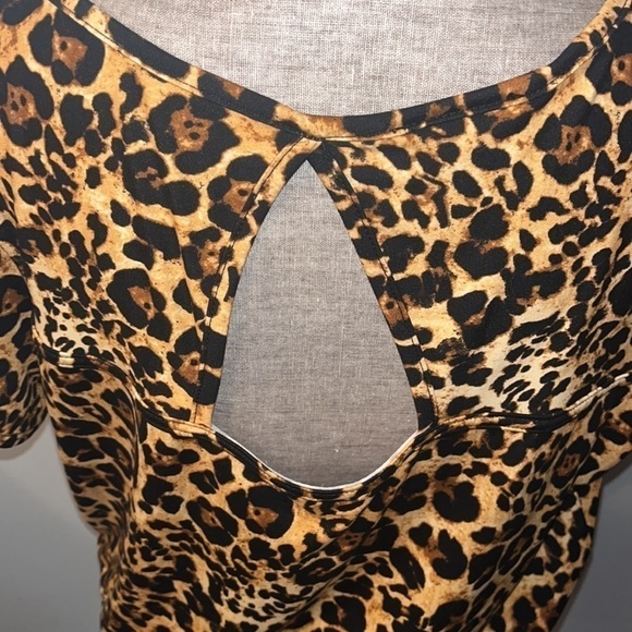 By&By leopard print top with bow detail size XXL.  Like new condition - Picture 6 of 9
